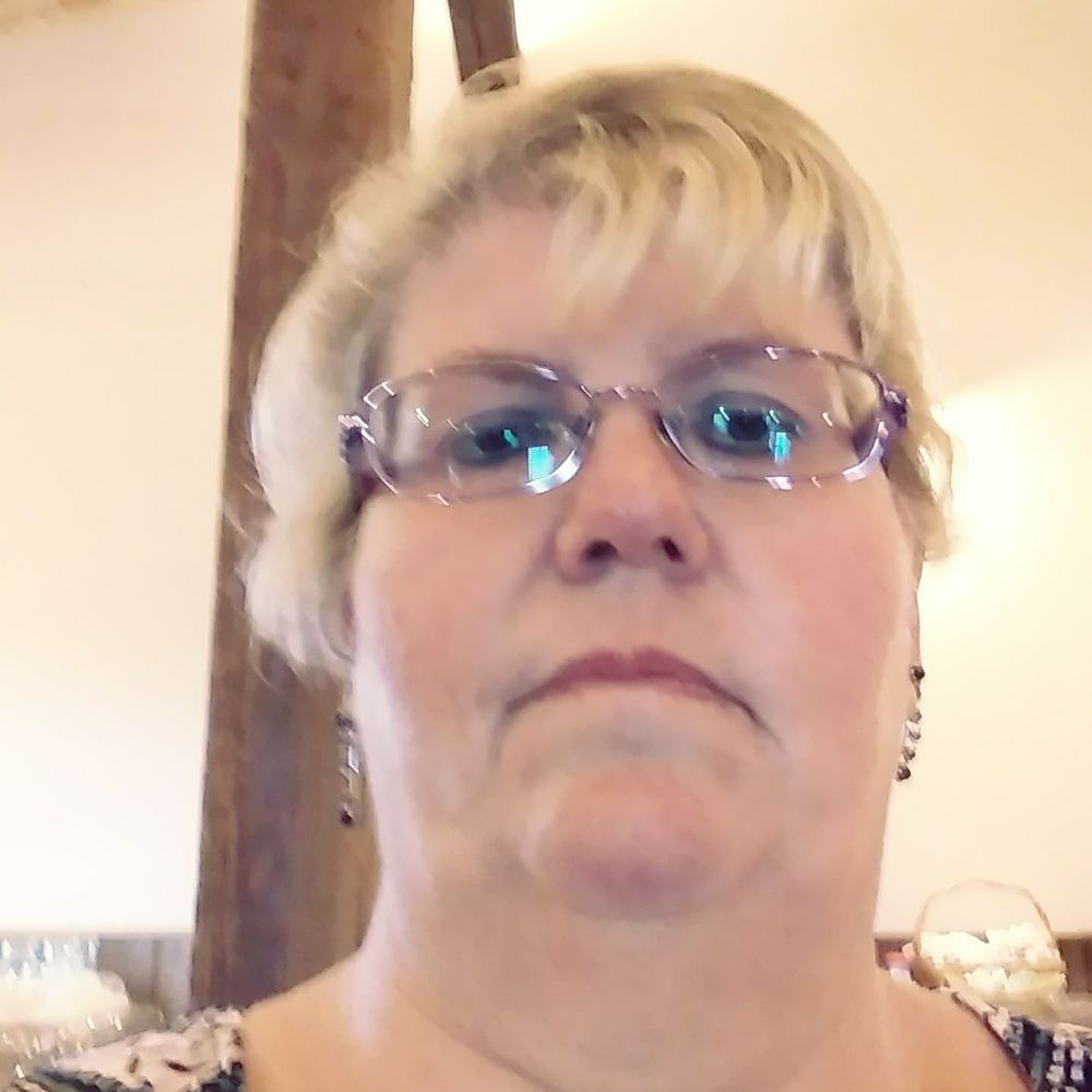 Meet your Posher, Lola